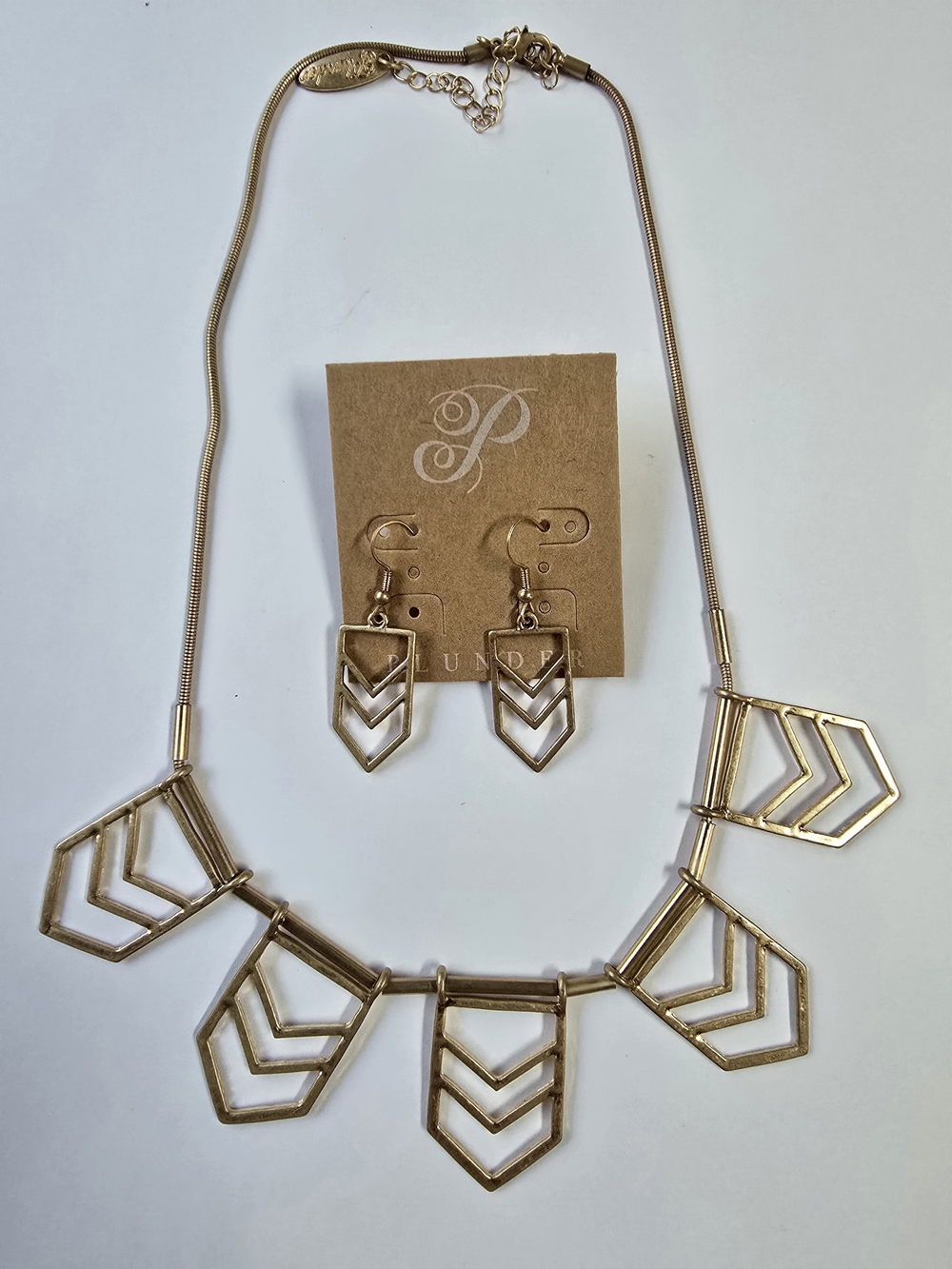 Plunder Chevron Pendant Necklace & Earring Set - Gold